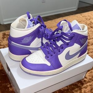 Women’s air Jordan 1 mid 7.5